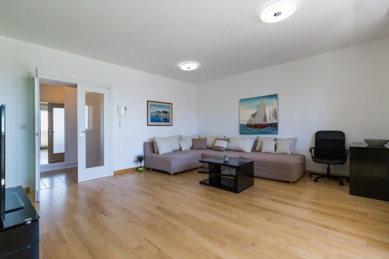 Apartment Pavic - Private Parking Zadar Eksteriør bilde